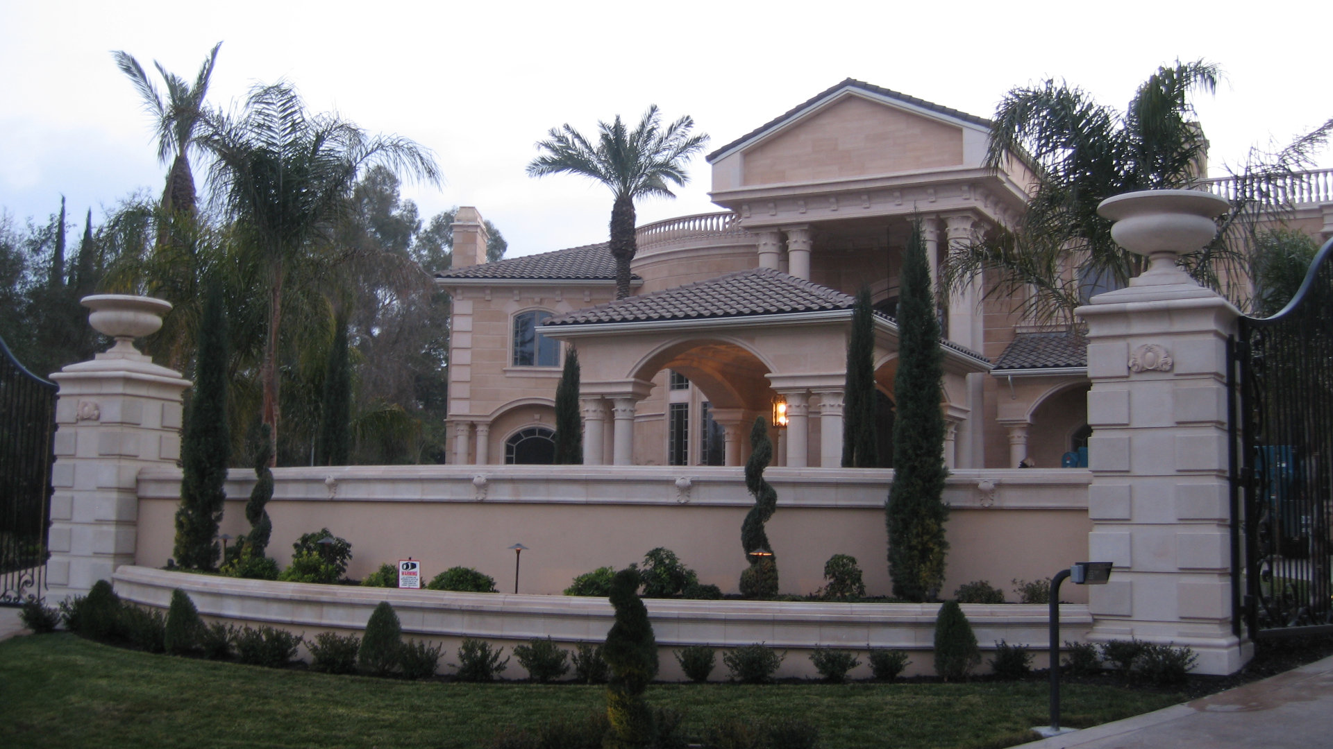 house adorned with architectural cast stone, manufactured and installed by 